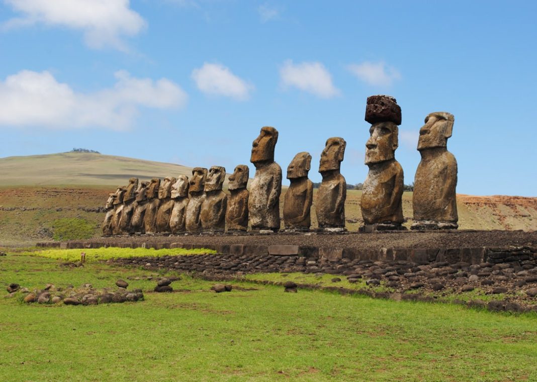 Moai statues