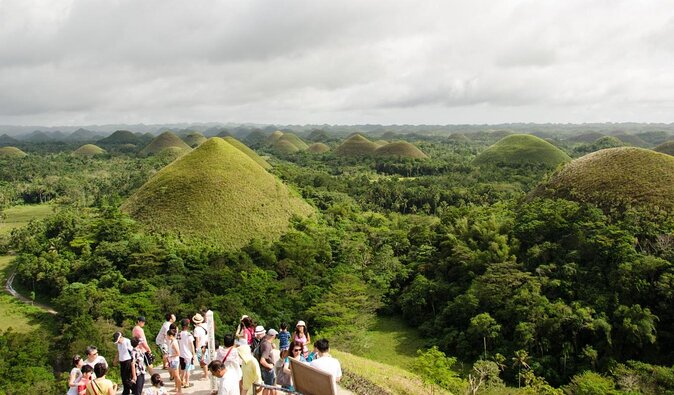 the Chocolate Hills visited by turists