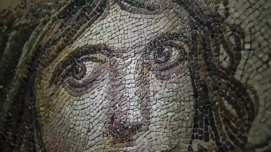 Gypsy Girl mosaic close-up